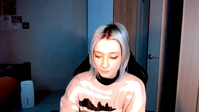 Snapshot of SophiaLur chatting on November 20, 2025, 3:23 pm SophiaLur online show from November 20, 2025, 3:23 pm