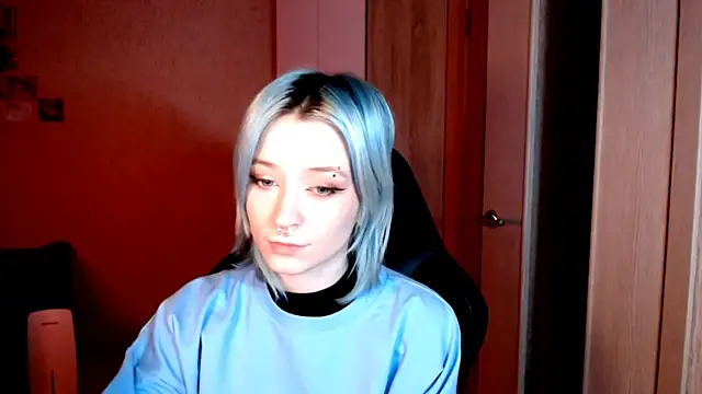 Snapshot of SophiaLur chatting on November 21, 2025, 3:54 pm SophiaLur online show from November 21, 2025, 3:54 pm