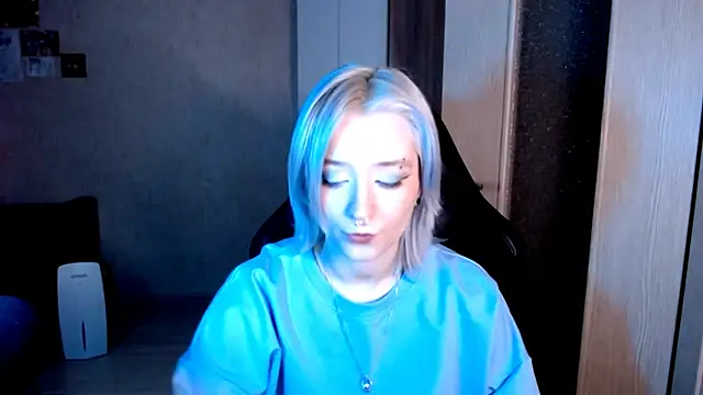 Snapshot of SophiaLur chatting on November 25, 2025, 3:23 pm SophiaLur online show from November 25, 2025, 3:23 pm