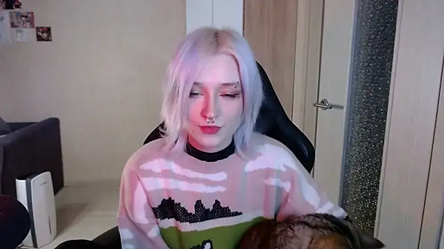 Snapshot of SophiaLur chatting on November 28, 2025, 3:14 pm SophiaLur online show from November 28, 2025, 3:14 pm