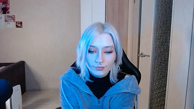 Snapshot of SophiaLur chatting on November 29, 2025, 12:08 pm SophiaLur online show from November 29, 2025, 12:08 pm