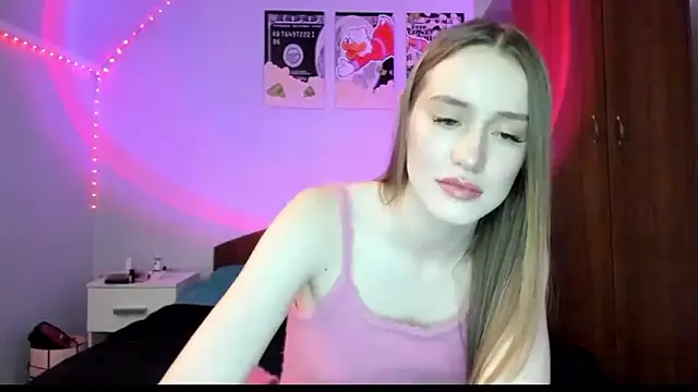 tinyglow online show from February 3, 2026, 7:02 am