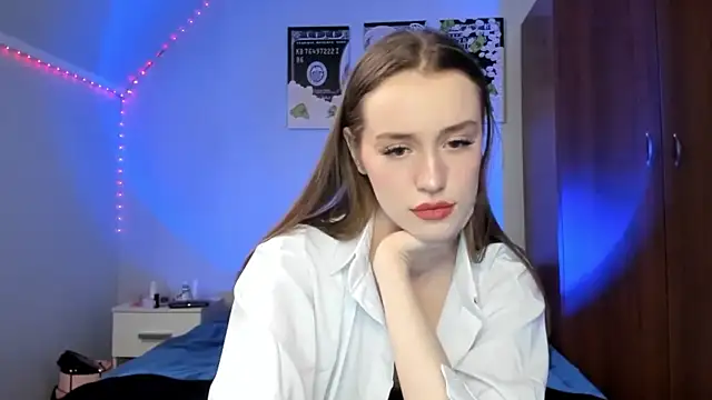 tinyglow online show from February 18, 2026, 9:00 pm