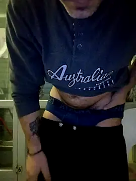 Snapshot of platone09 chatting on November 2, 2025, 10:01 pm platone09 online show from November 2, 2025, 10:01 pm