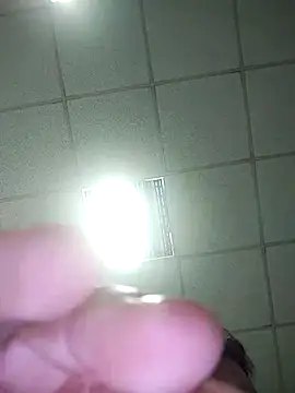 platone09 online show from November 7, 2025, 2:17 pm