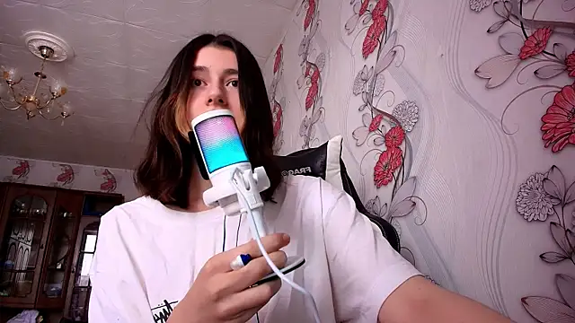 KristinaScott online show from January 13, 2026, 12:10 pm