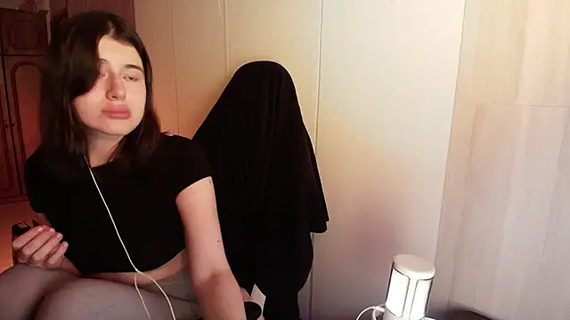 KristinaScott online show from February 23, 2026, 6:05 pm