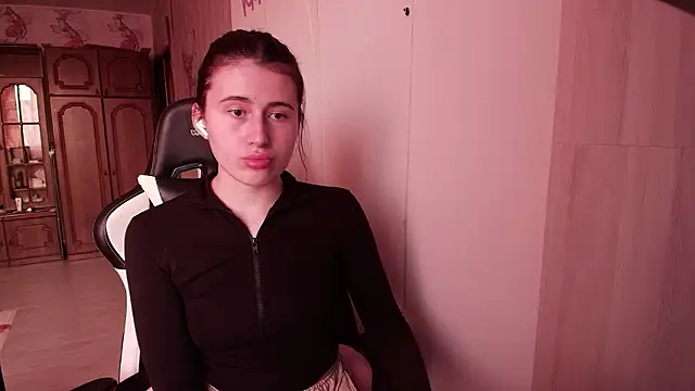 KristinaScott online show from March 11, 2026, 3:18 pm