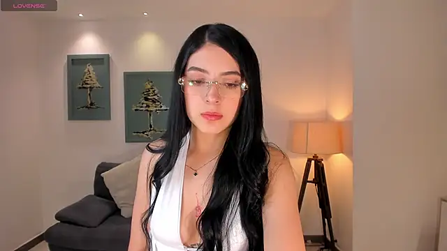 HaileyRoss  online show from February 10, 2026, 12:31 pm