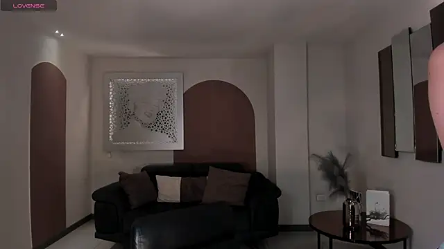 Snapshot of HaileyRoss_ chatting on April 1, 2026, 1:41 pm HaileyRoss online show from April 1, 2026, 1:41 pm