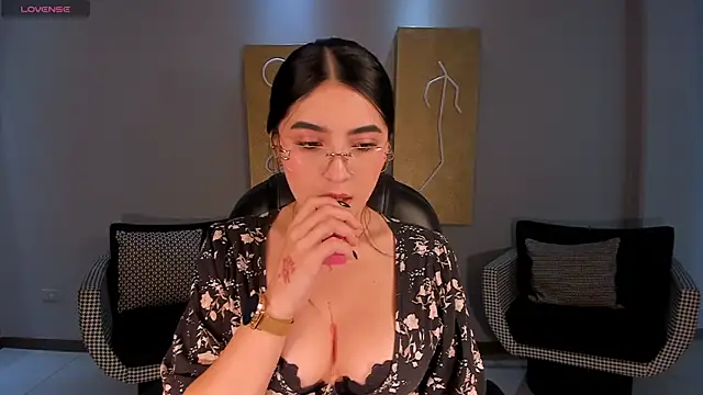 Snapshot of HaileyRoss_ chatting on May 28, 2026, 1:58 am HaileyRoss online show from May 28, 2026, 1:58 am