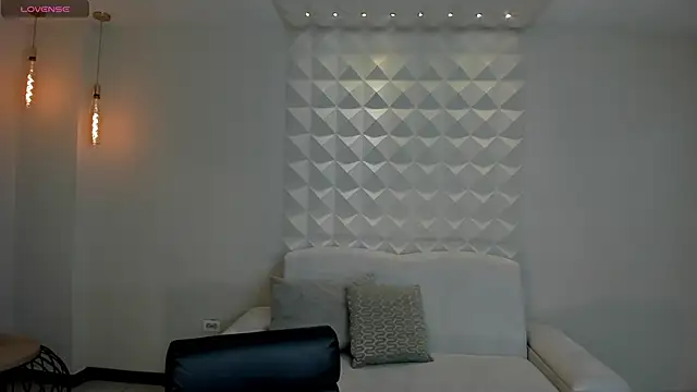 SophieLanne online show from March 11, 2026, 4:29 am