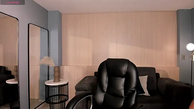 SophieLanne online show from March 20, 2026, 3:55 am