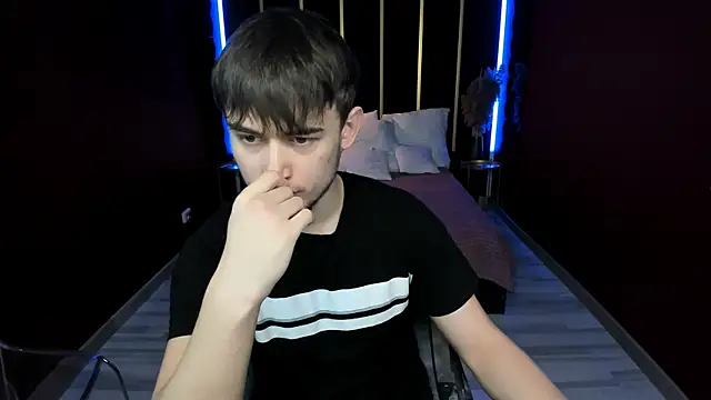 AlejandroEllias online show from January 17, 2026, 4:06 am