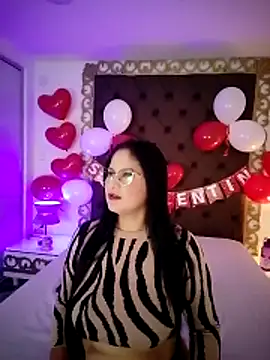 Snapshot of AlinaMilf chatting on February 10, 2026, 10:03 pm AlinaMilf online show from February 10, 2026, 10:03 pm