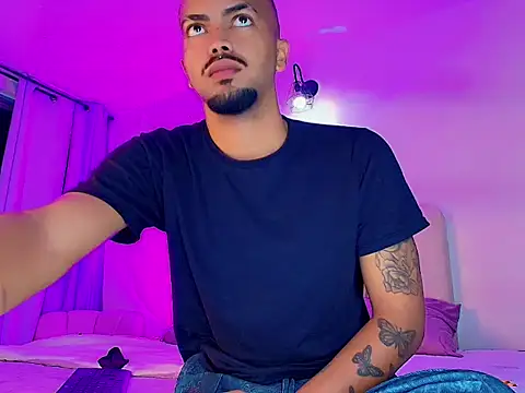 KMichelle1 online show from December 2, 2025, 3:12 am