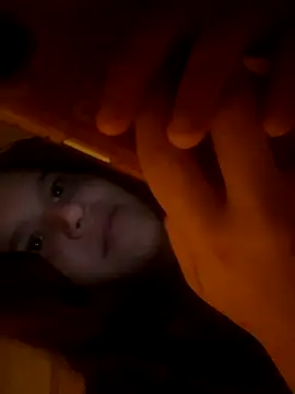 Snapshot of AngelSin04 chatting on November 16, 2025, 10:59 pm AngelSin04 online show from November 16, 2025, 10:59 pm