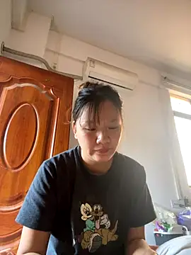 Snapshot of yiyi0316 chatting on November 16, 2025, 5:57 am yiyi0316 online show from November 16, 2025, 5:57 am