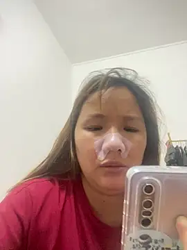 yiyi0316 online show from April 9, 2026, 12:54 pm