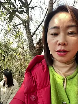 xiaoling2358 online show from January 11, 2026, 4:28 am