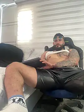 lucassimons1 online show from March 10, 2026, 4:34 pm