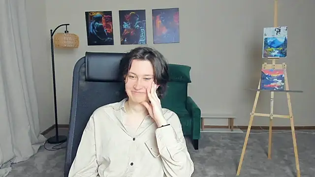 NenaBriand online show from November 19, 2025, 12:38 pm