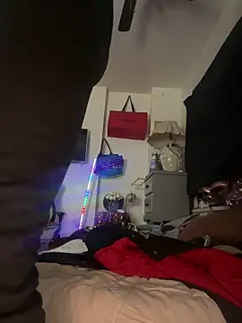 Motherbigbus online show from April 16, 2026, 8:26 am