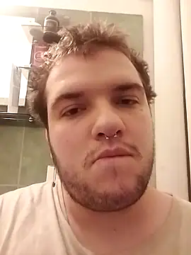 Snapshot of Ziulica chatting on November 19, 2025, 8:25 am Ziulica online show from November 19, 2025, 8:25 am