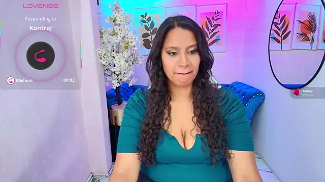 Snapshot of Lili_rousx chatting on November 26, 2025, 3:18 am Lili rousx online show from November 26, 2025, 3:18 am