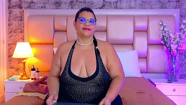 SelennaCooper online show from March 1, 2026, 12:07 pm