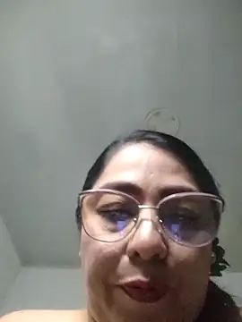 Snapshot of __Nahomi chatting on December 4, 2025, 8:39 pm Nahomi online show from December 4, 2025, 8:39 pm