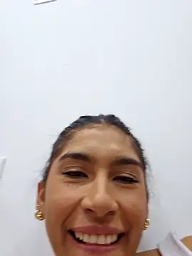 Snapshot of skinnyrox chatting on November 16, 2025, 2:39 am skinnyrox online show from November 16, 2025, 2:39 am