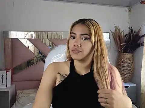 KloeeCavallier online show from February 28, 2026, 12:06 pm