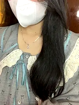 Snapshot of Hanni_22 chatting on November 29, 2025, 3:48 pm Hanni 22 online show from November 29, 2025, 3:48 pm