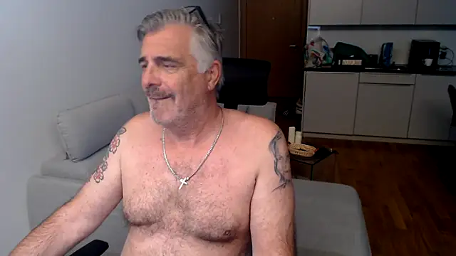 Snapshot of Buidapest chatting on November 19, 2025, 9:20 am Buidapest online show from November 19, 2025, 9:20 am