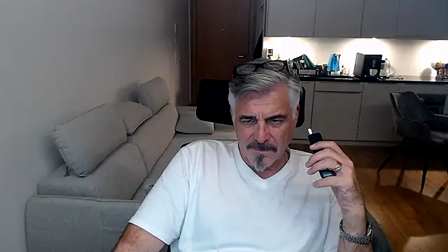 Buidapest online show from February 28, 2026, 4:24 am