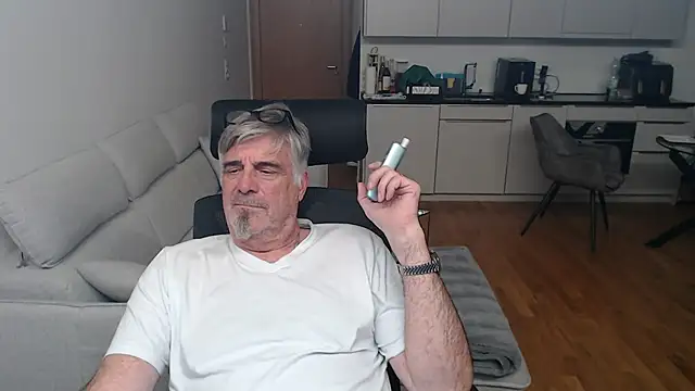 Buidapest online show from April 1, 2026, 1:50 am