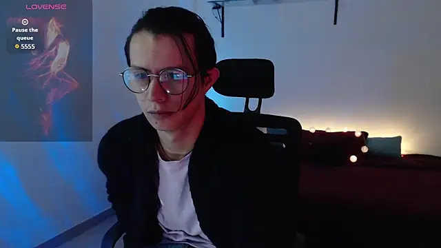Snapshot of Brandon_starkk chatting on May 9, 2026, 12:32 pm Brandon starkk online show from May 9, 2026, 12:32 pm