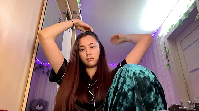 CutieSlim online show from December 2, 2025, 6:08 am