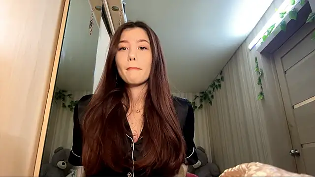 CutieSlim online show from December 3, 2025, 10:02 am