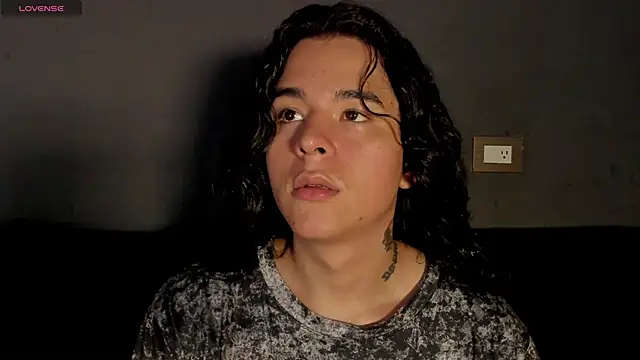 Snapshot of Angel-umbra chatting on November 29, 2025, 8:56 pm Angel-umbra online show from November 29, 2025, 8:56 pm