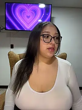 Snapshot of Whitneyy chatting on November 17, 2025, 3:34 am Whitneyy online show from November 17, 2025, 3:34 am