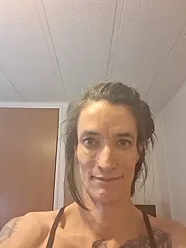 Snapshot of MaitressePomme3 chatting on February 8, 2026, 1:53 am MaitressePomme3 online show from February 8, 2026, 1:53 am