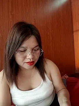 Snapshot of Cover-baa chatting on May 6, 2026, 8:41 am Cover-baa online show from May 6, 2026, 8:41 am