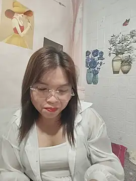 Snapshot of Cover-baa chatting on May 23, 2026, 10:14 pm Cover-baa online show from May 23, 2026, 10:14 pm