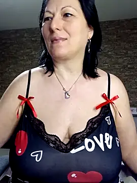 LeillaaX online show from April 3, 2026, 7:17 am