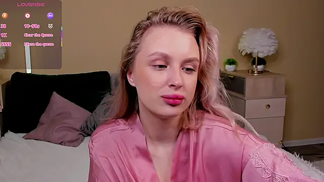 KiraRuiz online show from February 8, 2026, 1:09 am