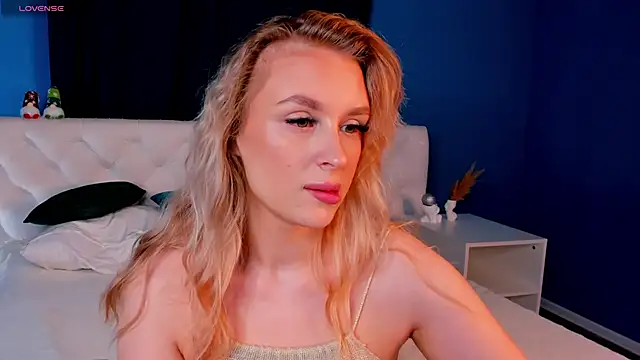 KiraRuiz online show from February 24, 2026, 1:03 am