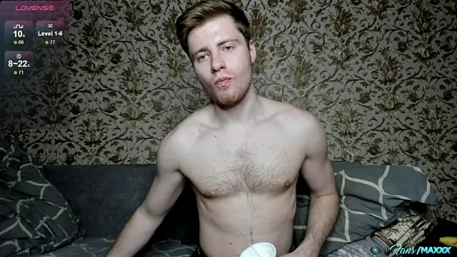 Maxhornyblondieman online show from May 1, 2026, 6:34 pm