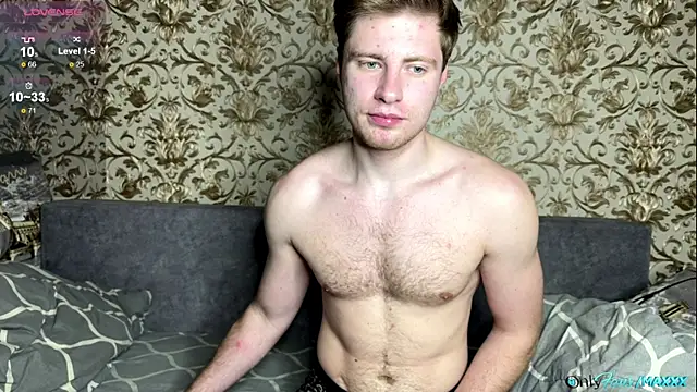 Maxhornyblondieman online show from May 16, 2026, 6:39 pm
